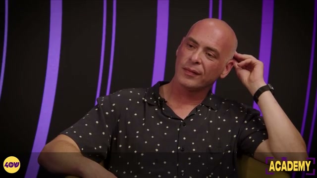 Кто такой Аарон Кремер