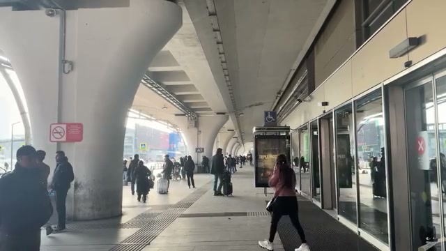 Родители Айгуль прилетели в Москву, чтобы найти свою внучку